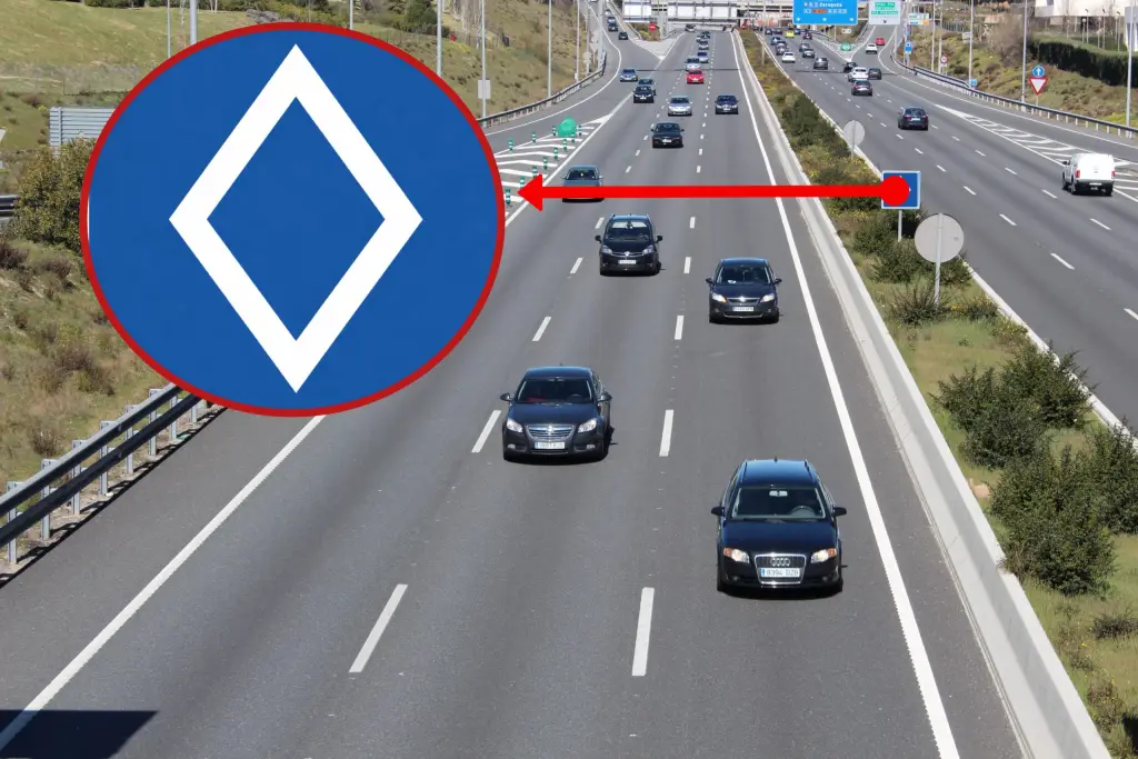 señal trafico DGT rombo