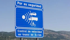 CUIDADO: Los nuevos radares con IA que se están instalando en España ya te pueden multar por más cosas que la velocidad