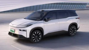 Toyota rompe el mercado y baja el precio de su SUV eléctrico: 11.900 euros y 610 Kms de autonomía