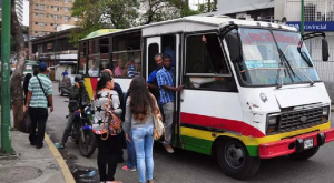 Transportistas exigen anclar el precio del pasaje al dólar y ‘mayor seguridad’