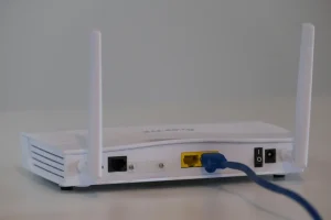 Bofetón a Huawei, ZTE y las telcos: Europa quiere prohibir la instalación de routers chinos en tu casa