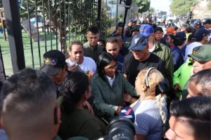 Gobierno Nacional envía 2.600 toneladas de alimentos a La Guaira en plan de contingencia