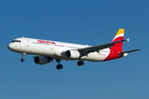Iberia cambia el equipaje de mano por sorpresa: así quedan las nuevas opciones