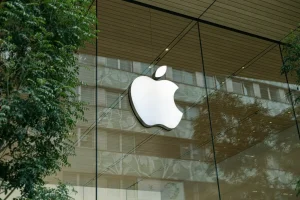 Apple envía cartas de advertencia a decenas de exempleados que ahora trabajan en OpenAI