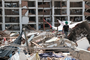 ‘No se demolerán edificios mientras haya cuerpos por recuperar’