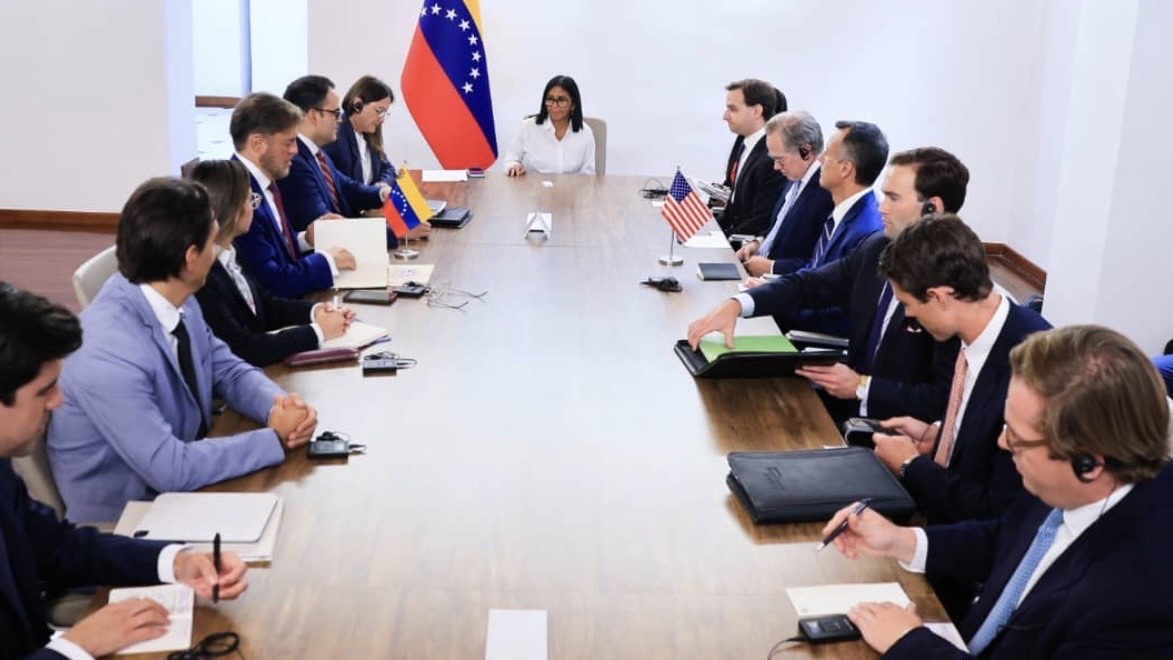 Delcy Rodriguez sostuvo reunion de alto nivel con funcionarios de