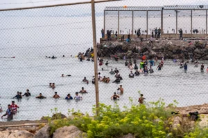 Marruecos condena a 7 taxistas por facilitar la migración irregular hacia Ceuta